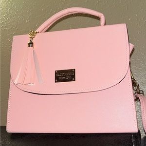 Belohorizonte purse, color: baby pink. Never been used